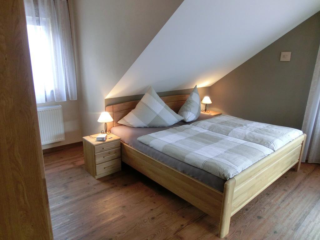 Bed and Breakfast Ferienweingut Hirschen Schulstrasse Burg  Номер фото